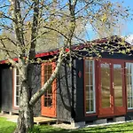 Wiire & Smoke Sauna *