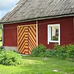 Wiire Private Holiday Home & Smoke Sauna Saulepa